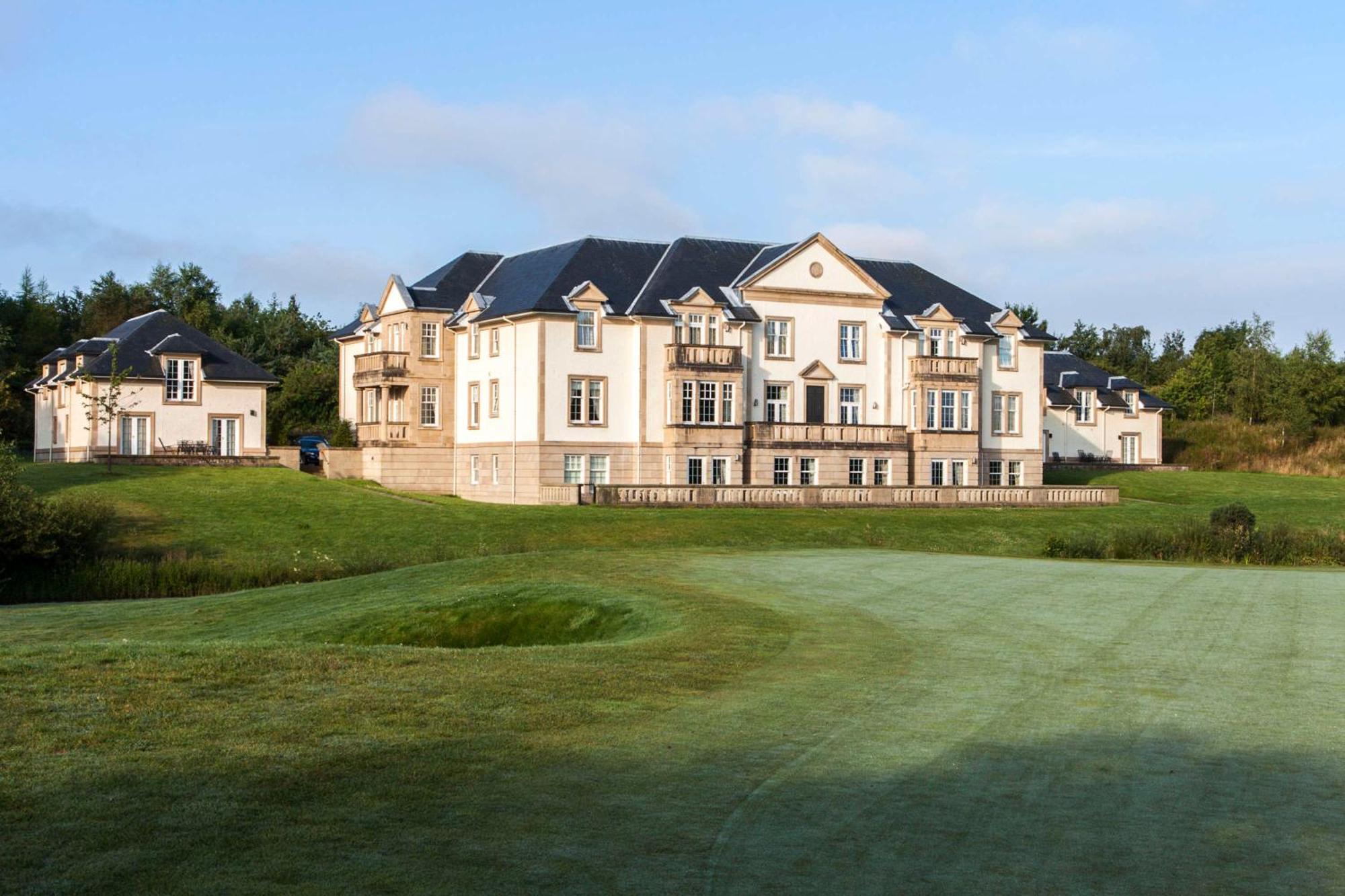 罗蒙湖金美伦堂首选酒店&度假村 亚历山德里亚 外观 照片 The clubhouse at the 2007 Open Championship